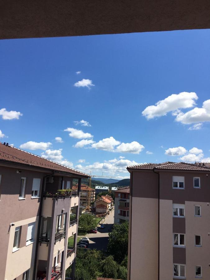 River Apartment Paracin Luaran gambar