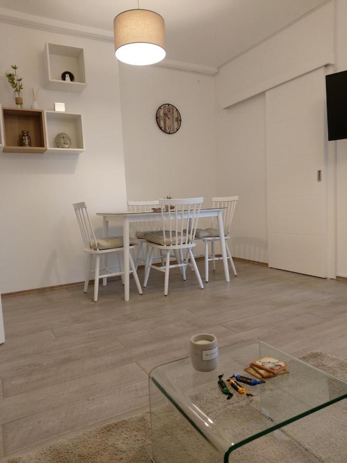 River Apartment Paracin Luaran gambar